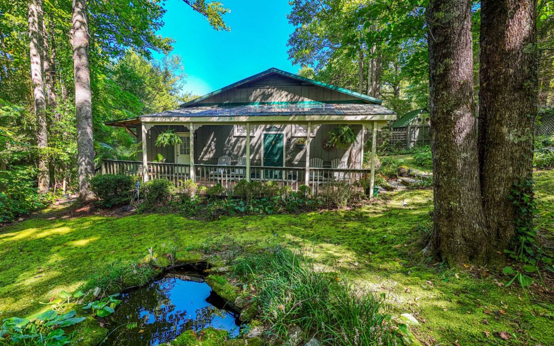 Intimate Retreat Center Outside Black Mountain